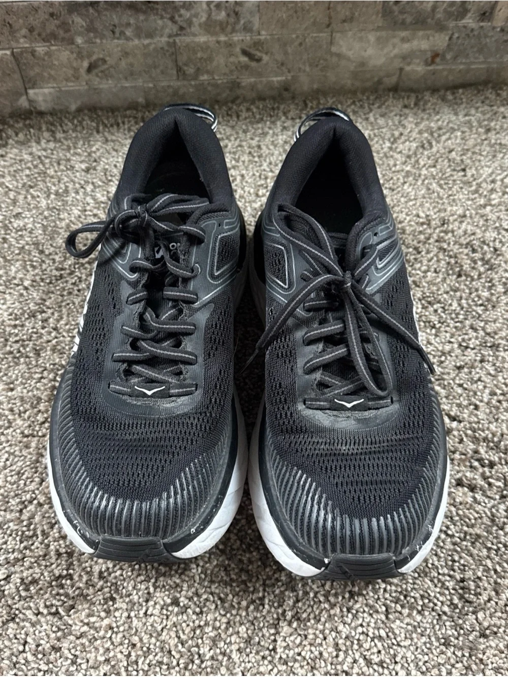 Hoka One One Black and White Bondi 7 Women’s US 7.5 Cushioning Running Shoes EUC